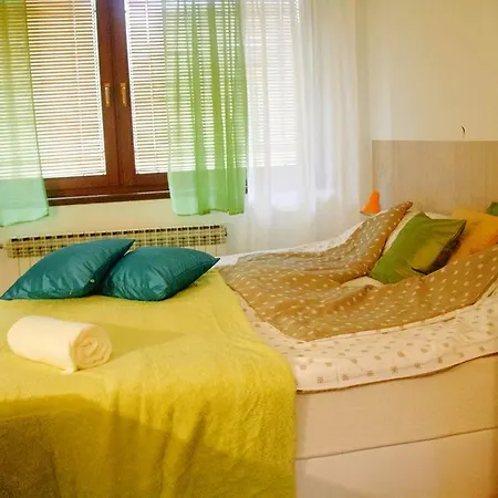 아파트 Apartman Honey